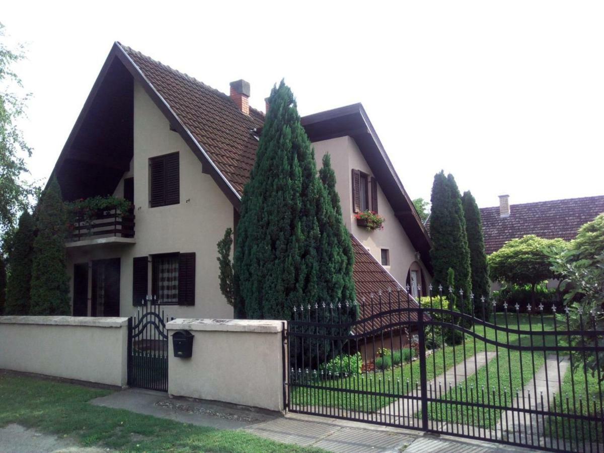 Villa Nirvana Palic Exterior photo